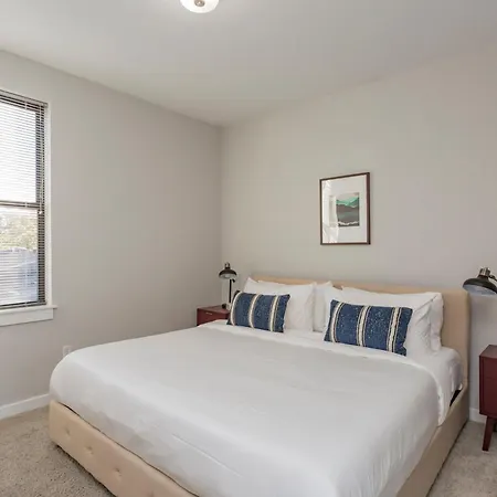 Cozysuites Music Row Stylish 2Br-Free Parking 14